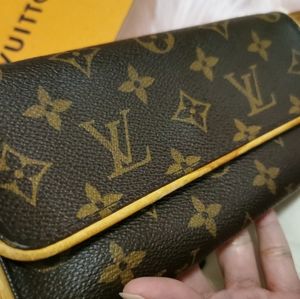 Louis Vuitton Pochette
